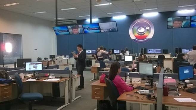 Imagem da Galeria da Notícia: TV TEM recebe nos estúdios turma de Jornalismo da FEF 